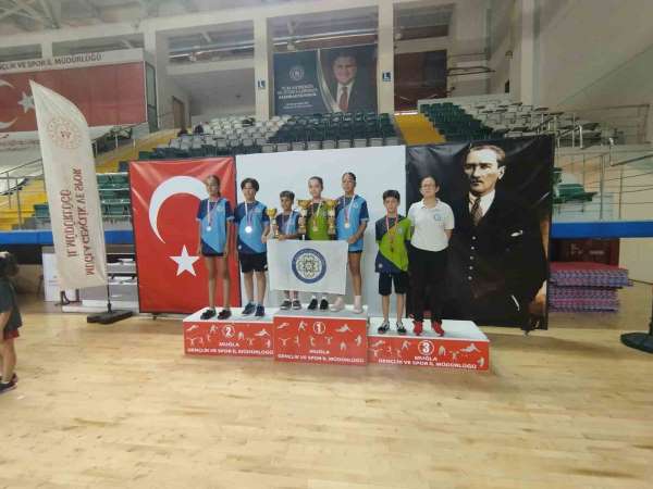 Büyükşehir masa tenisi sporcuları zirvede