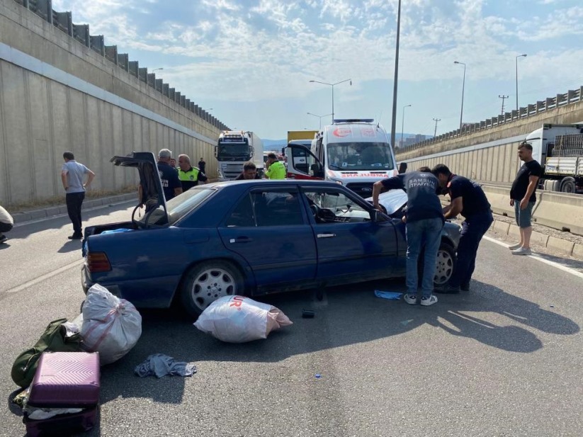 Samsun'da otomobil ile kamyon çarpıştı: 5 yaralı