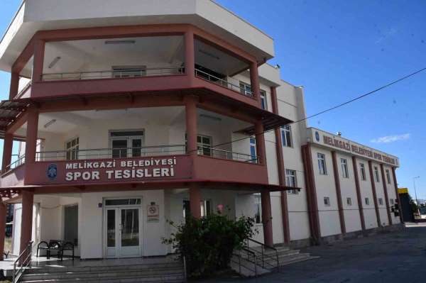 Erciyes 38 FK'dan tesis teşekkürü