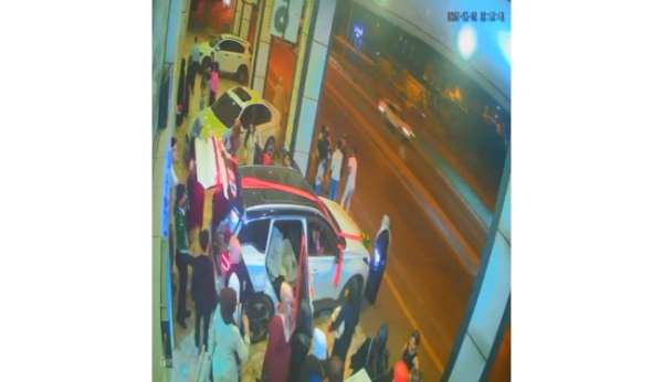 Gelini alan araba damatsız böyle harekete geçti, kazada gelin ölümden döndü