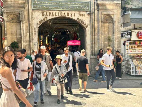 Kapalıçarşı yılın ilk 6 ayında 5 milyon turist ağırladı