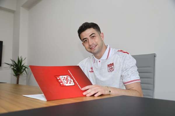 Kerem Atakan Kesgin resmen Sivasspor'da