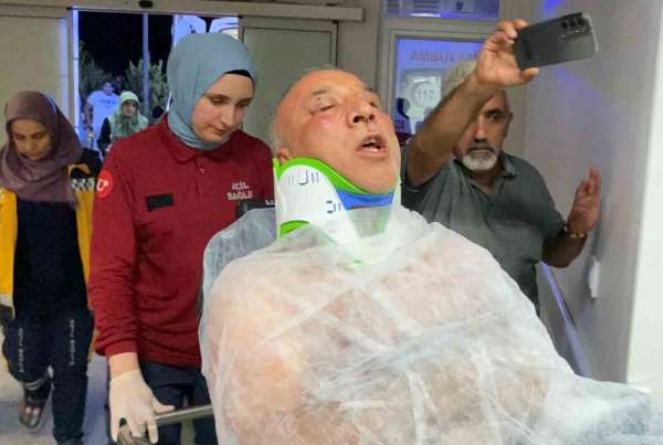 'Müziğin sesini kısın' diyen emekli polis memurunu darbedip bıçakladı