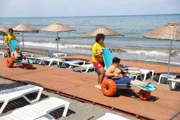Samsun'da 'Engelsiz Plaj' ve 'Engelsiz Kafe' hizmete açıldı