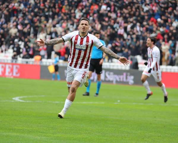 Sivasspor Rey Manaj'a teşekkür etti