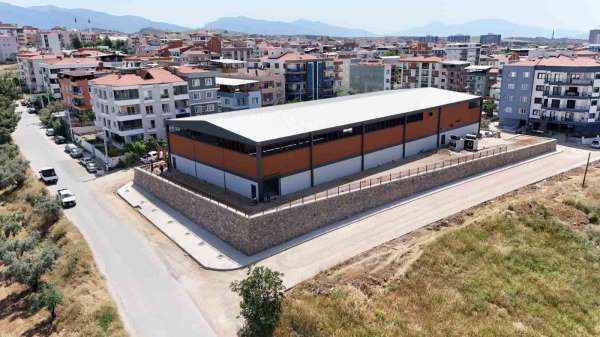 Turgutlu Belediyesi Mimar Ferdi Zeyrek Spor Kompleksi'nde sona yaklaşıldı