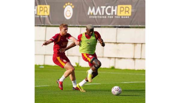 Galatasaray, günü çift antrenmanla tamamladı