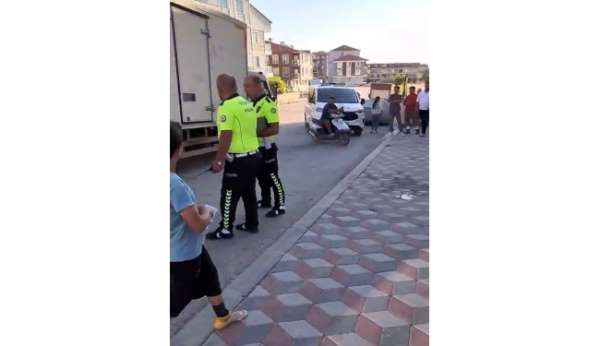 Kamyonetini tamir etmek isterken altında kalıp yaralandı