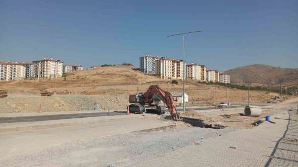 Malatya'da yol çalışmaları sırasında göçük: 2 işçi toprak altında kaldı