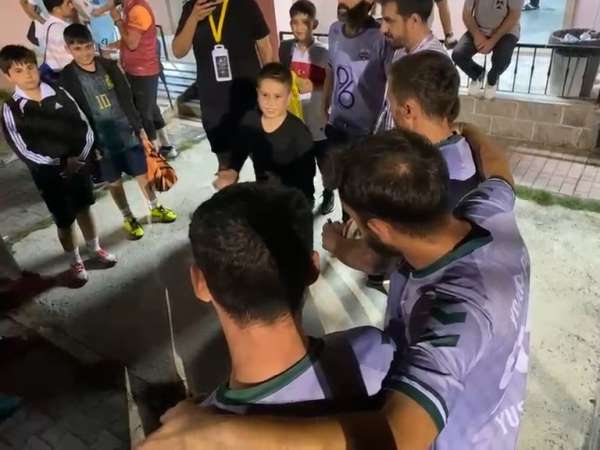 Minik Muhammed'in motivasyon konuşması ağabeylerini gülümsetti
