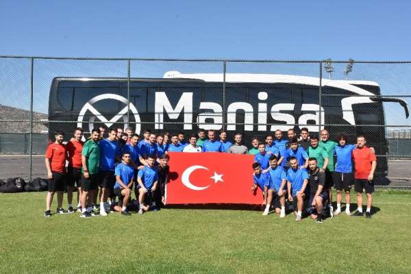 Manisa FK da 30 Ağustos Zafer Bayramı'nı kutladı 