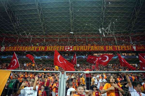 Galatasaray - Molde maçını 47 bin 845 seyirci izledi