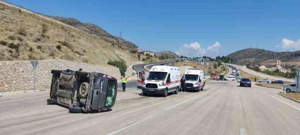 Amasya'da 2 kamyonet çarpıştı: 4 yaralı