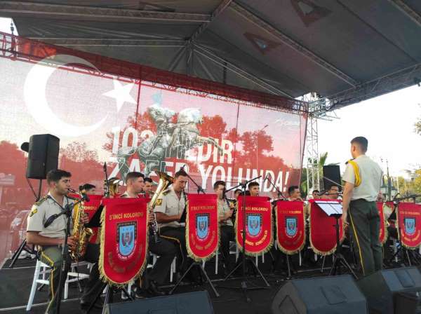 5. Kolordu Kara Kuvvetleri Komutanlığı Bandosu Tekirdağ'da Zafer Bayramı coşkusu yaşattı