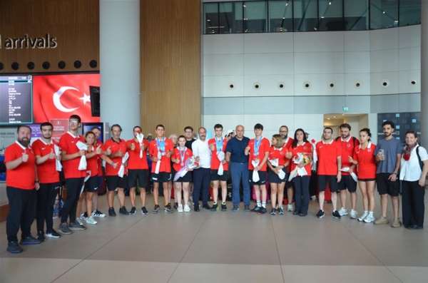 Bakan Bak'tan özel sporcular için tebrik mesajı