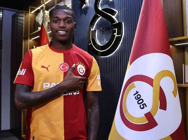 Rafael Leao, Galatasaray'ın 7. Portekizli futbolcusu oldu