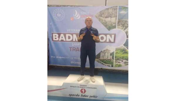 Veteranlar Türkiye Badminton Şampiyonası'nın 3'üncüsü Beypazarı'ndan