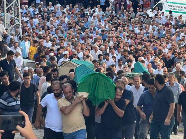 Trabzon'daki kazada hayatını kaybeden aile toprağa verildi