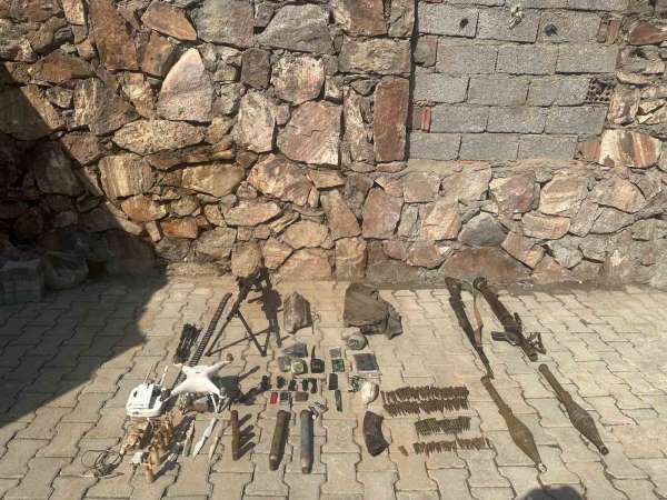 Bitlis'te terör operasyonu, çok sayıda mühimmat ele geçirildi