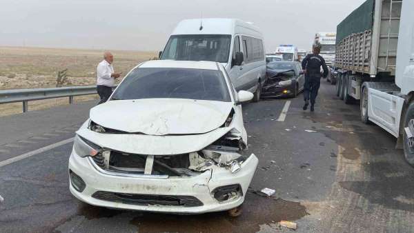 Aksaray'da kum fırtınası kazalara neden oldu: 6 yaralı