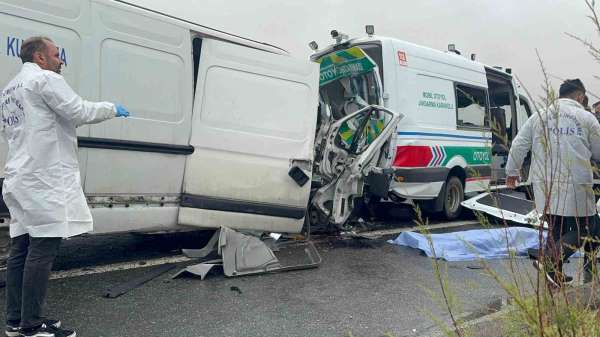 Aksaray'da jandarma aracına minibüs çarptı: 2 jandarma şehit oldu, 1 vatandaş hayatını kaybetti
