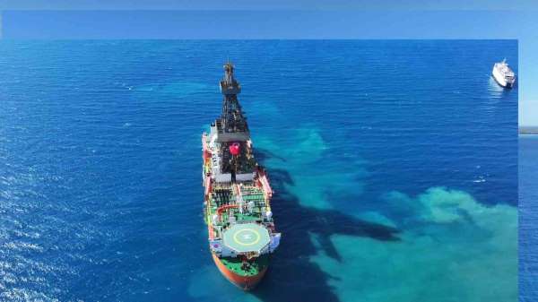 Enerji ve Tabii Kaynaklar Bakanı Bayraktar: 'İki yeni sondaj gemimizden ilki Mersin Taşucu'na ulaştı'