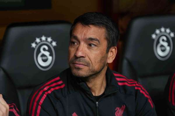 Giovanni van Bronckhorst yeniden İstanbul'da