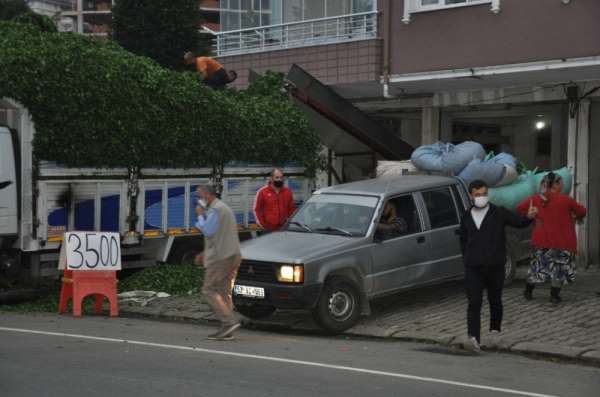 Rize'de özel sektör yaş çay alımlarını sürdürüyor 