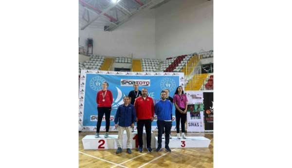 Büyükşehir Belediyesporlu badmintoncular yine zirvede