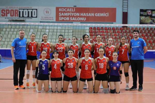 Düzce Kadın Voleybol takımı ilk galibiyetini aldı