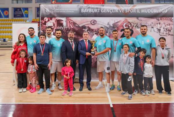 29 Ekim Cumhuriyet Kupası Voleybol Turnuvası'nın şampiyonu belli oldu
