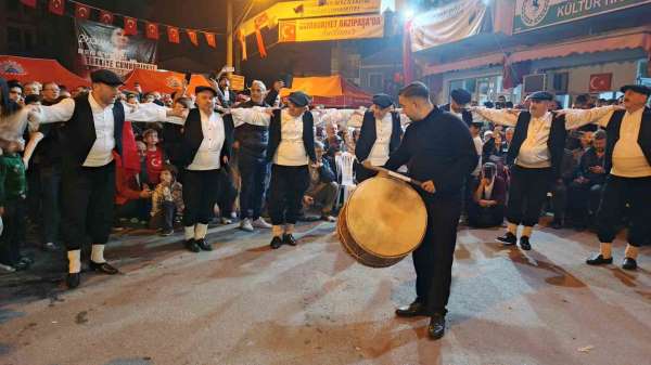 Bafra Gazipaşa Mahallesi'nde Cumhuriyet coşkusu