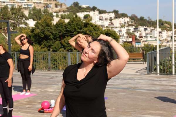 Bodrum'da pilates dersleri devam ediyor