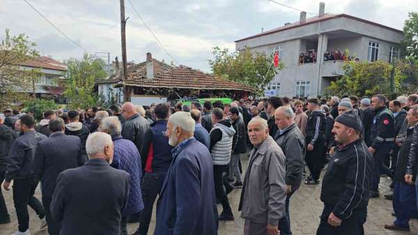 İstanbul'da iş kazasında ölen genç, Samsun'da toprağa verildi