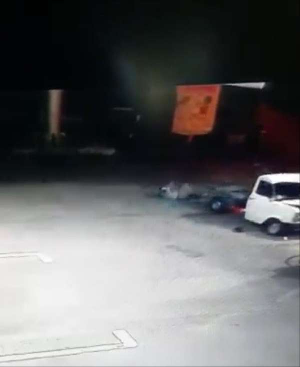 Trabzon'da feci kaza: Sürücü savruldu, kamyonet ikiye bölündü 