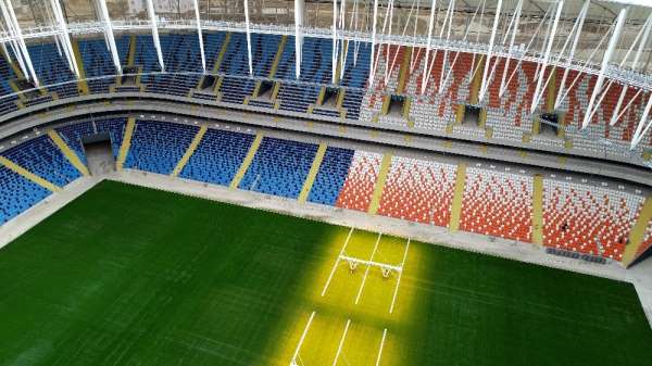 Yeni Adana Stadyumu'nda koltuk montajı tamamlandı 