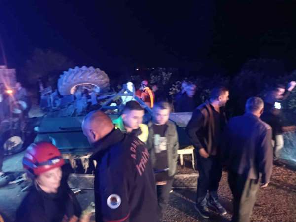 Adana'daki zincirleme kazada yaralanan sürücü kaldırıldığı hastanede hayatını kaybetti