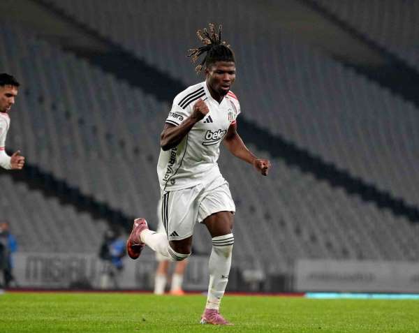 El Bilal Toure skora katkı yapmaya devam ediyor