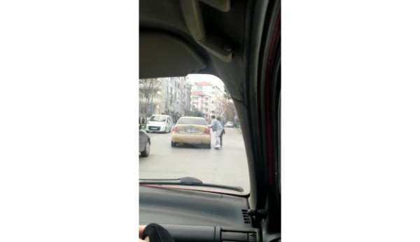 Otomobile tutunan kaykaylı genç az daha canından oluyordu - Denizli haber