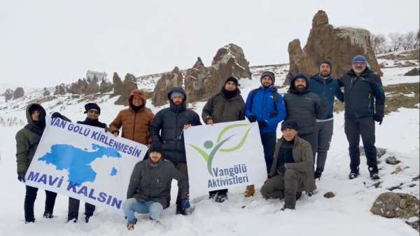 Van Gölü Aktivistleri Derneği Başkanı Özel: 'Nemrut'un develerini koruyarak turizme kazandırmalıyız' - Bitlis haber