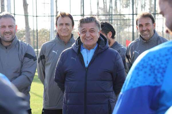 Menemen FK'da Yılmaz Vural, Cenk Laleci'yi geride bıraktı