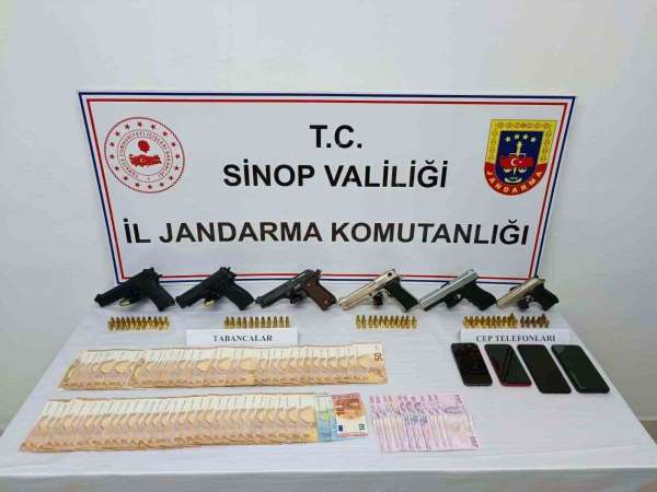 Sinop'ta ruhsatsız silah operasyonu: 5 gözaltı