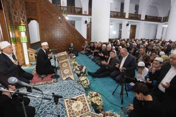 'Regaib Kandili Özel Programı'na yoğun ilgi