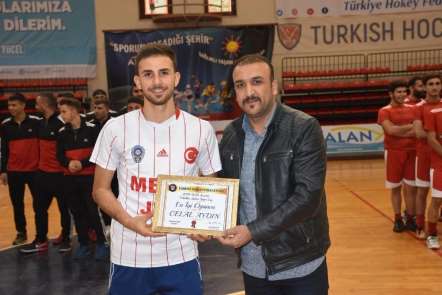 Türkiye Hokey Süper Ligi'nde en iyi oyuncu Celal Aydın 