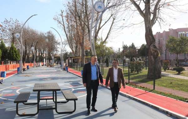 Adapazarı'nın 39 mahallesinde çocuk ve spor parkları tamamlandı 