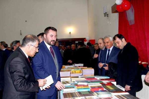 Turhal'da ilk kitap fuarı açıldı - Tokat haber