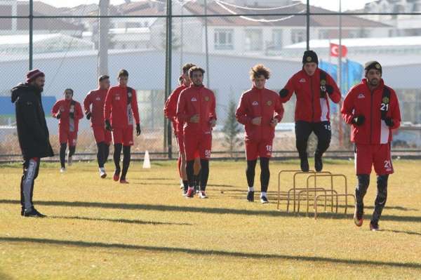 Eskişehirspor devre arası öncesi son maçına hazırlanıyor 