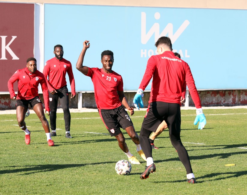 'Bizi Süper Lig'e taşıyacak organizasyonu yapıp, 2. yarı için çalışacağız'