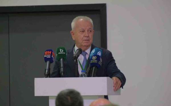 Bursaspor Divan Başkanı Galip Sakder, futbolcuların satılmasını istemiyor