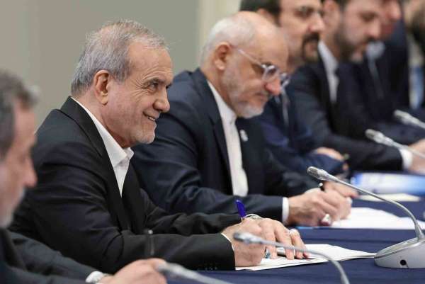 İran'dan Trump'a tepki: 'Her türlü saldırıya sert karşılık vereceğiz'